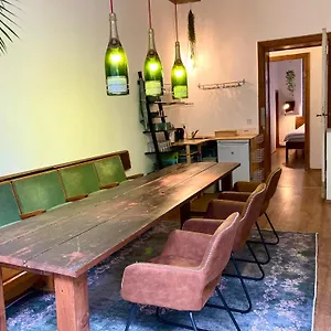 https://minimal-hostel.find-berlin-hotels.com