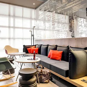** Otel Ibis Am Plaerrer Almanya